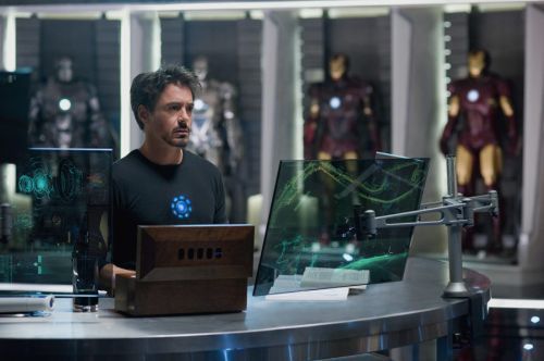 Hype begins: pierwszy plakat Iron Man 2