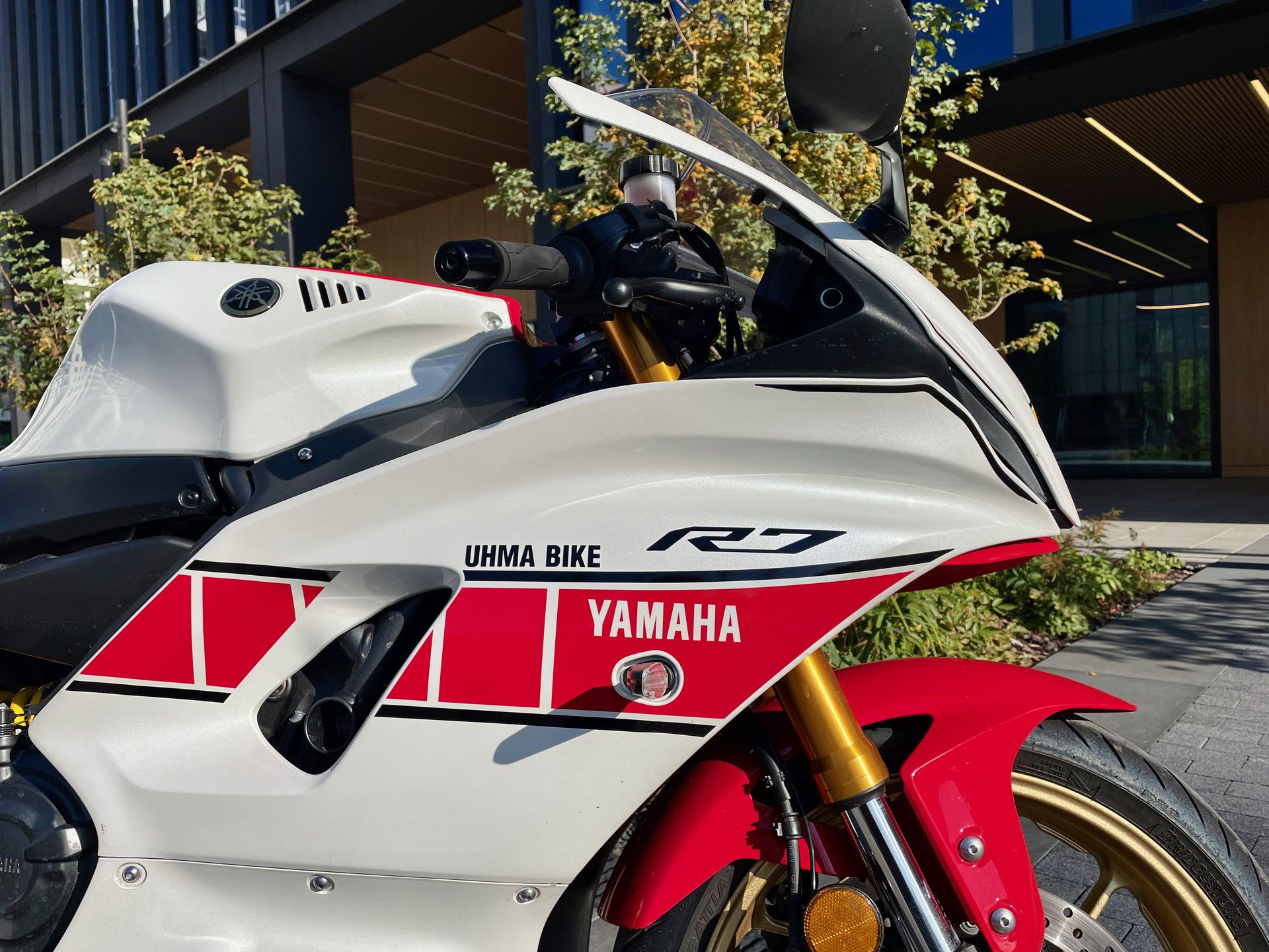 Yamaha R7