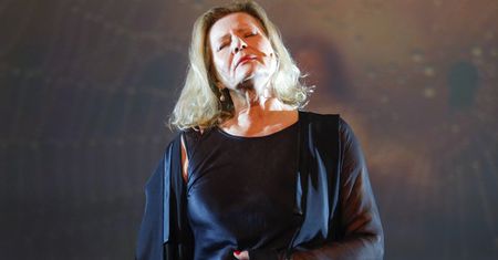 Wytknięto jej to już na starcie. Szapołowska zbyt nonszalancka?!