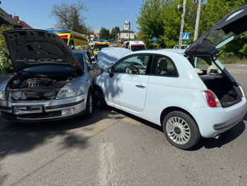 Poważne zderzenie w Ostrowcu Świętokrzyskim. Dziecko i kierowca trafili do szpitala