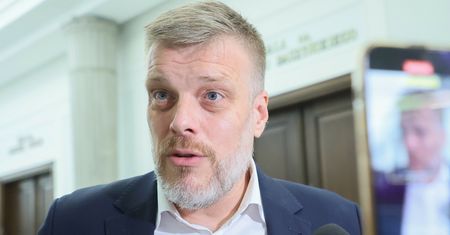 Razem składa zawiadomienie do CBA. Chodzi o działkę pod CPK