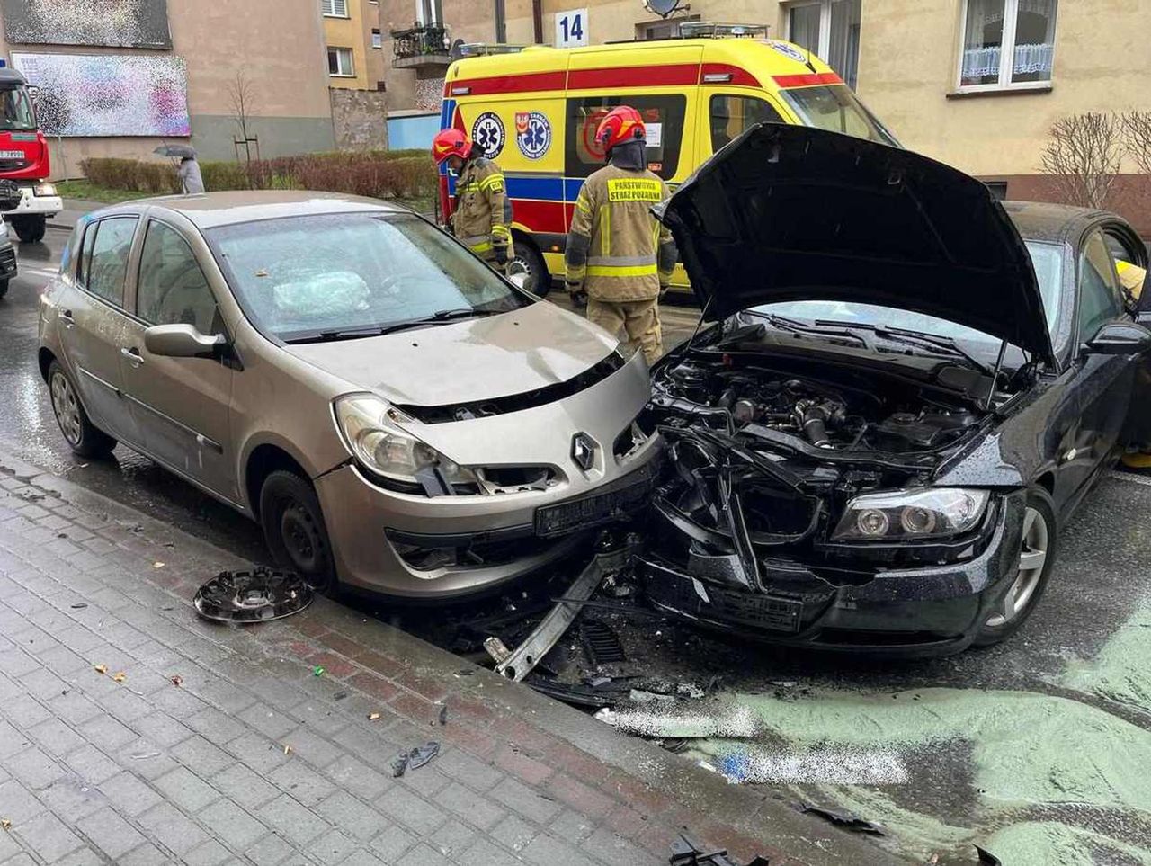 Nie zapanował nad BMW i doprowadził do czołówki. Prawko miał od 2 tygodni