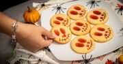 Kruche ciasteczka w halloweenowym wydaniu. Goście będą zachwyceni