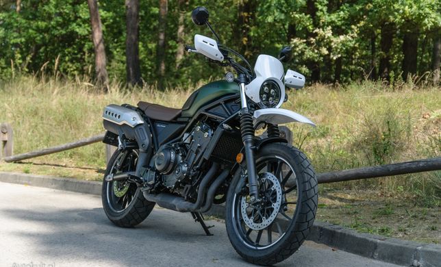 Test: Honda CL500 - bez dodatków ani rusz