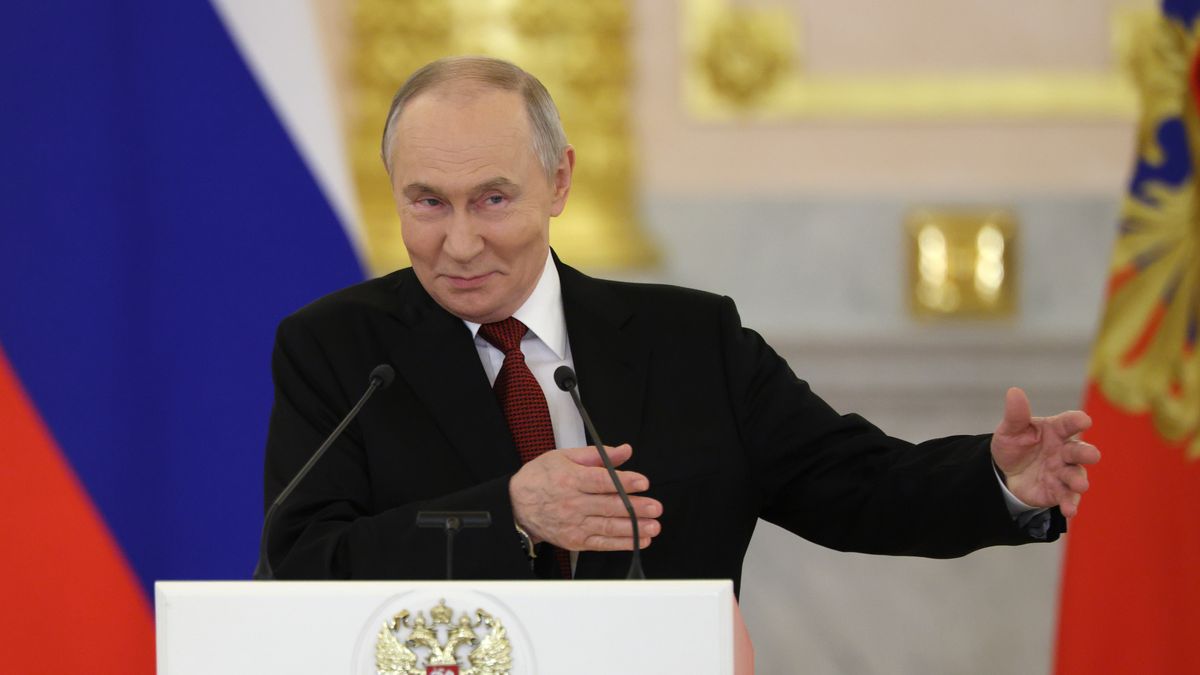 Russian President Vladimir Putin gestures as he attends a presentation of credentials ceremony by newly appointed foreign ambassadors at the Grand Kremlin Palace in Moscow, Russia, 15 January 2026. EPA/RAMIL SITDIKOV/POOL Dostawca: PAP/EPA.