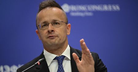 "Próbują oszukać świat". Węgierski minister oskarża kraje UE