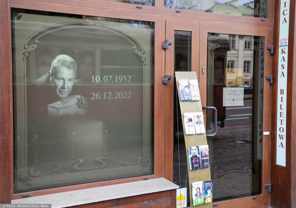 Żałoba w Teatrze Kamienica