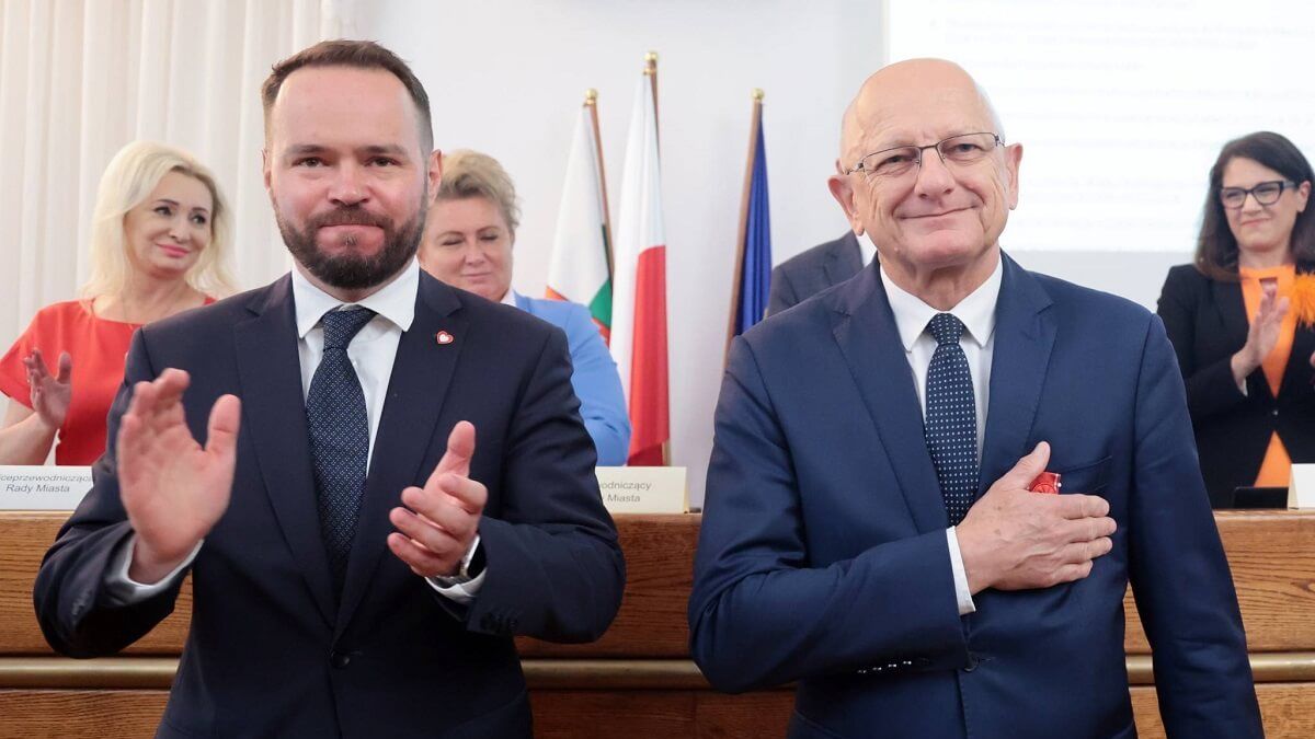 Rada miasta i odznaczenia