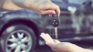 Kupujesz tanie auto? Nie zapłacisz podatku. Prezydent podpisał