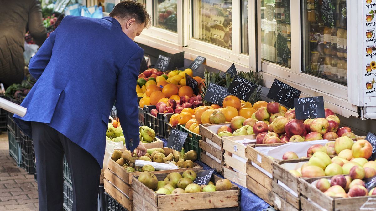 A customer shops for fresh fruit at a grocery stall in Wroclaw, Poland, on Tuesday, March 5, 2024. The Polish national bank, also known as Narodowy Bank Polski (NBP), will announce rates on March 6. Photographer: Bartek Sadowski/Bloomberg via Getty Images