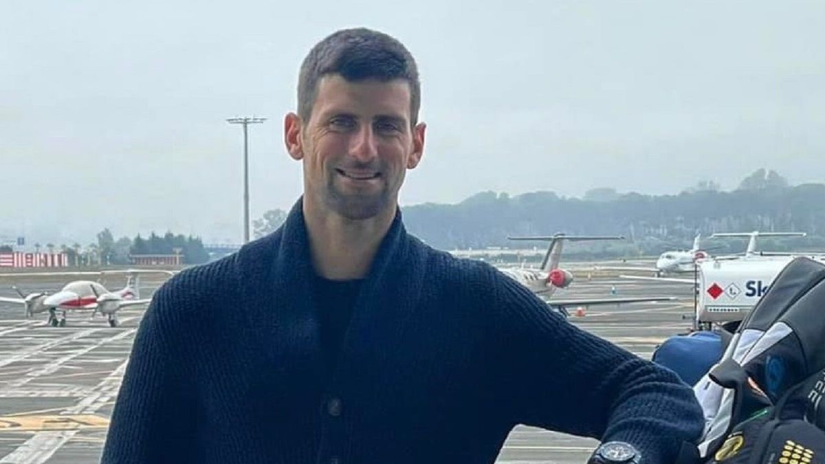 Novak Djoković na lotnisku