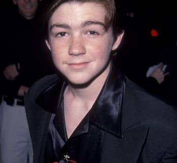 Dramaty, skandale i trauma dziecięcej gwiazdy. Drake Bell kończy 40 lat