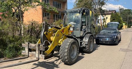 Marki: Policjanci skontrolowali operatora ładowarki. Wcześniej kupił alkohol