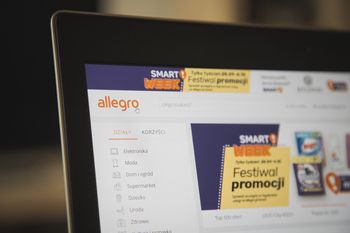 Allegro zagania pracowników do biur. Ekspertka: to ciche zwolnienia