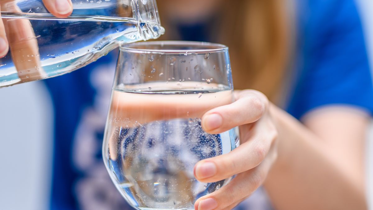 Woda smakowa - co w niej tak naprawdę siedzi?