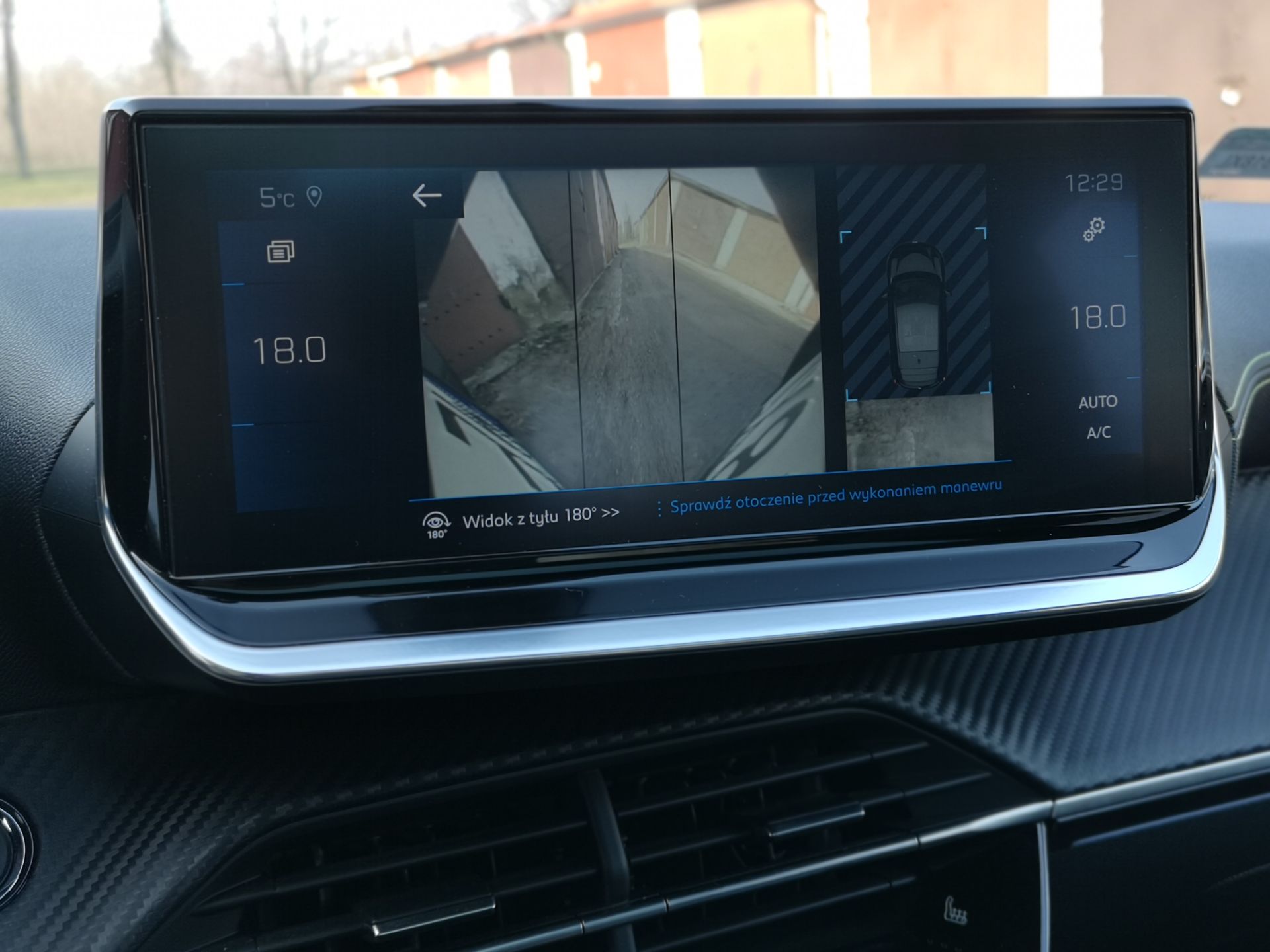 Peugeot 208 GT Line: wirtualne zegary 3D oraz obsługa systemu 41