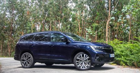 Nowe Renault Espace wjeżdża do salonów. Ile kosztuje topowy SUV marki?