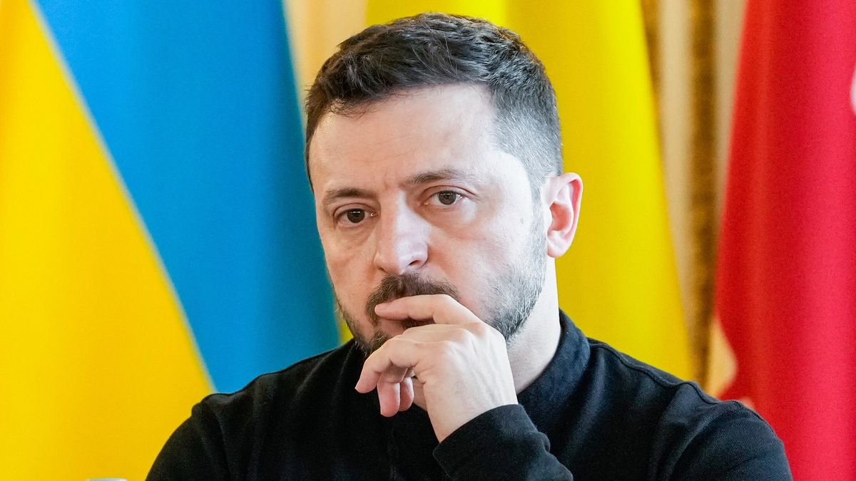 Britain's Prime Minister Starmer hosts European leaders in London
epa11935199 Ukrainian President Volodymyr Zelensky attends a summit on Ukraine, at Lancaster House in London, Britain, 02 March 2025. The British prime minister is hosting a summit of European leaders in London to discuss the ongoing war in Ukraine.  EPA/JAVAD PARSA / POOL  NORWAY OUT 
Dostawca: PAP/EPA.
JAVAD PARSA / POOL
diplomacy, meeting, leaders, ukraine, war