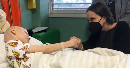 Angelina Jolie odwiedziła ukraińskie dzieci. Aktorka pojawiła się w rzymskim szpitalu