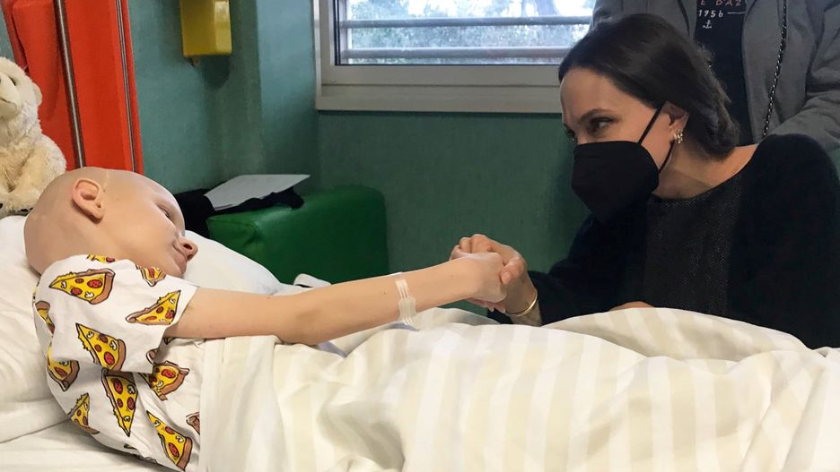 Angelina Jolie pojawiła się w rzymskim szpitalu dziecięcym