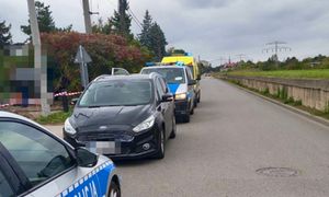 Niemiec wiózł 4-latka. Nagle uderzył w bankomat