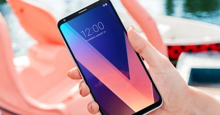 LG V30 w Polsce - wysoka cena i wartościowy prezent w przedsprzedaży