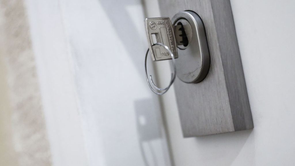 Wymontowanie drzwi swojemu najemcy to zły pomysł 
 