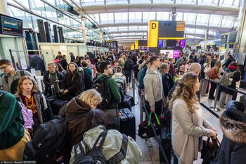 Wiceminister MSZ ujawnia. Tylu Polaków utknęło na Bliskim Wschodzie