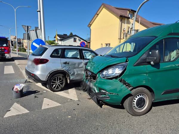 Dziecko i 61-letnia kierująca w szpitalu. Utrudnienia na Wyszogrodzkiej