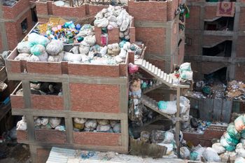 Turystyczny raj tonie w śmieciach. "Problem jest duży i widoczny gołym okiem"