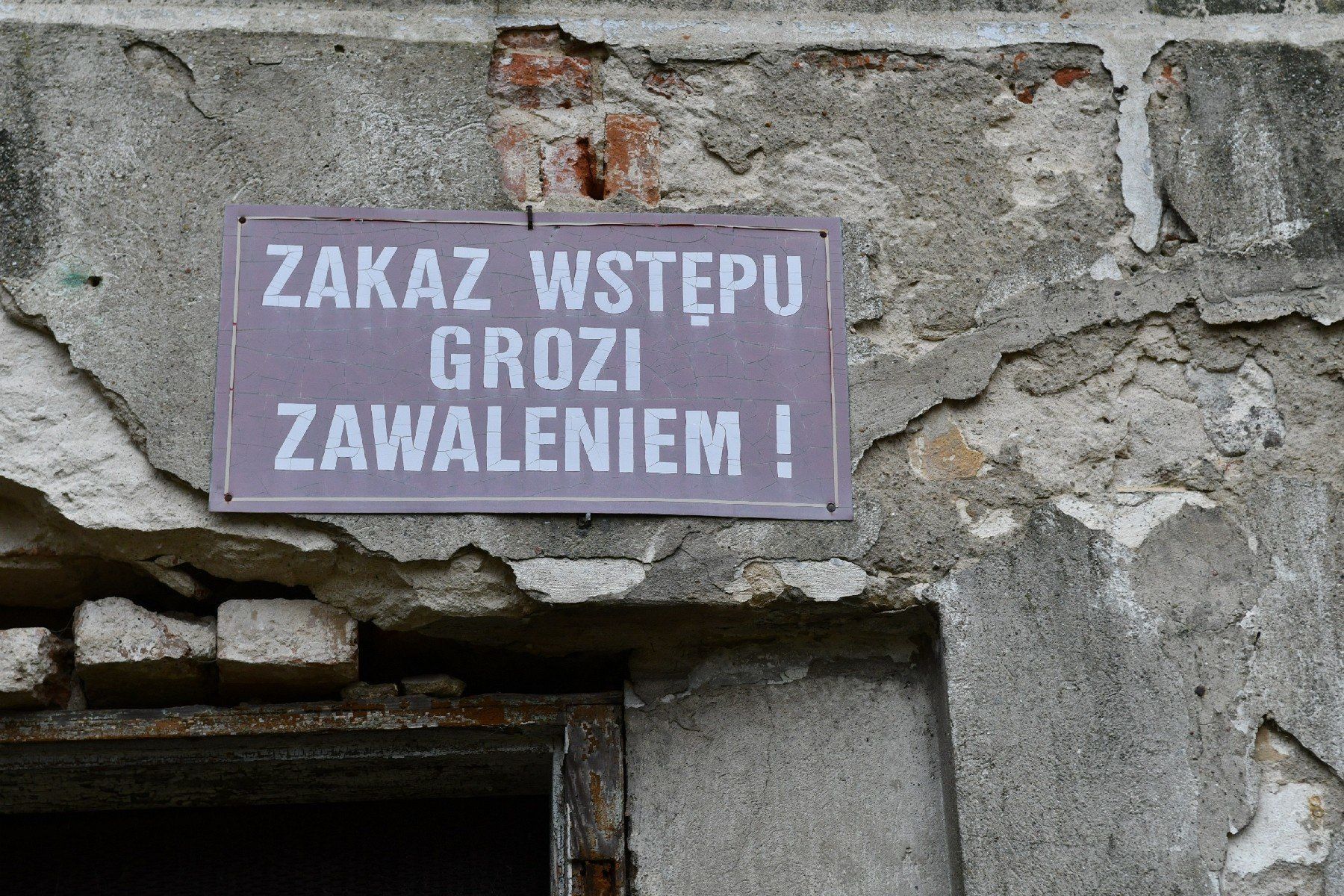 Powiat grudziądzki - opuszczone bloki przy dawnym PGR