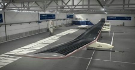 Szwajcarski Solar Impulse będzie bił rekord w czasie nocnego lotu (wideo)