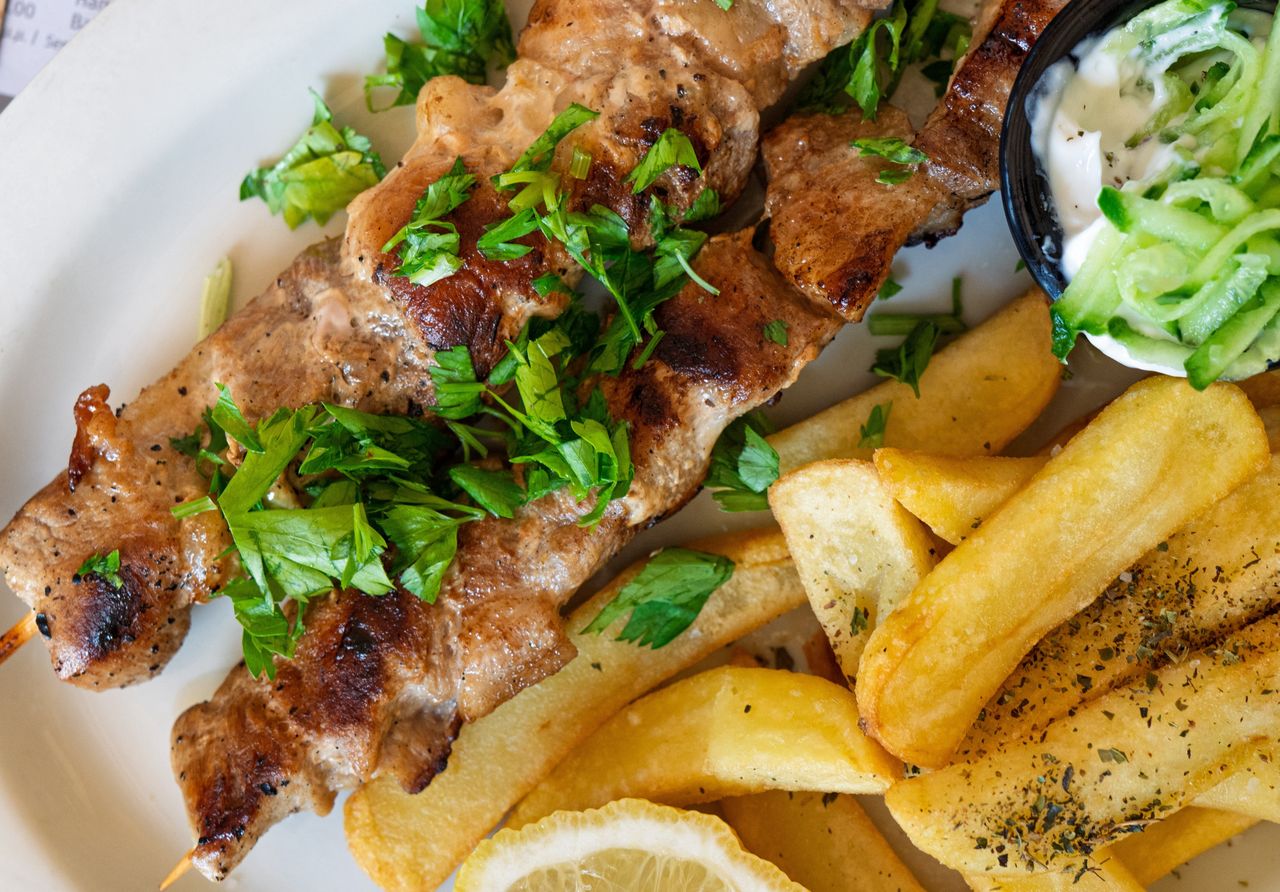 Te greckie szaszłyki stawiam na niemal każdej imprezie. Proste, a zawsze znikają jako jedne z pierwszych