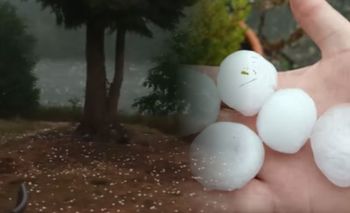 Burze po upałach we Francji. Dwie ofiary i 53 tys. domów bez prądu