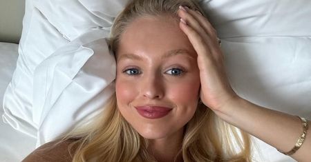 Zadała szyku w Paryżu. Córka byłej Miss Polonia pozowała w czarnej mini