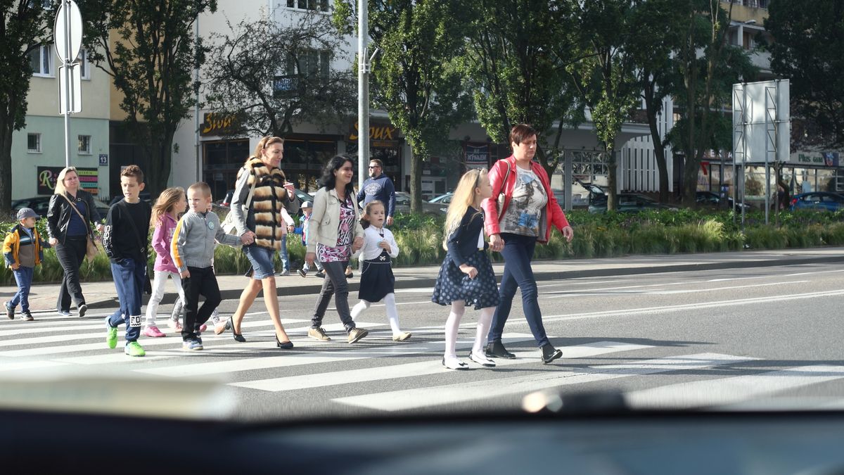 Od 1 czerwca 2021 r. piesi mają pierwszeństwo już przed wejściem na przejście