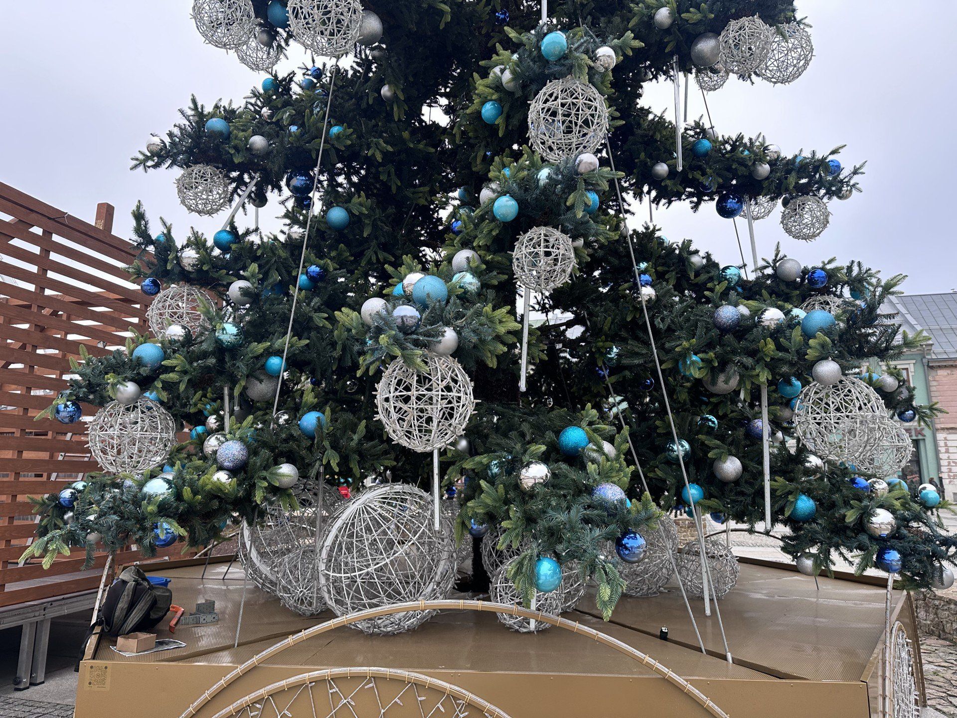 Chociaż światełka zostaną zapalone dopiero 6 grudnia, po mikołajkowym orszaku.