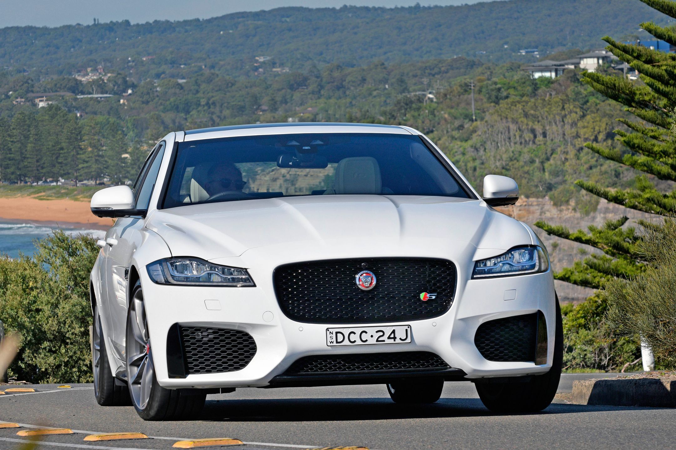 Jaguar XF 4