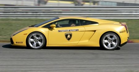 Zamiast na studia idź do Akademii Lamborghini