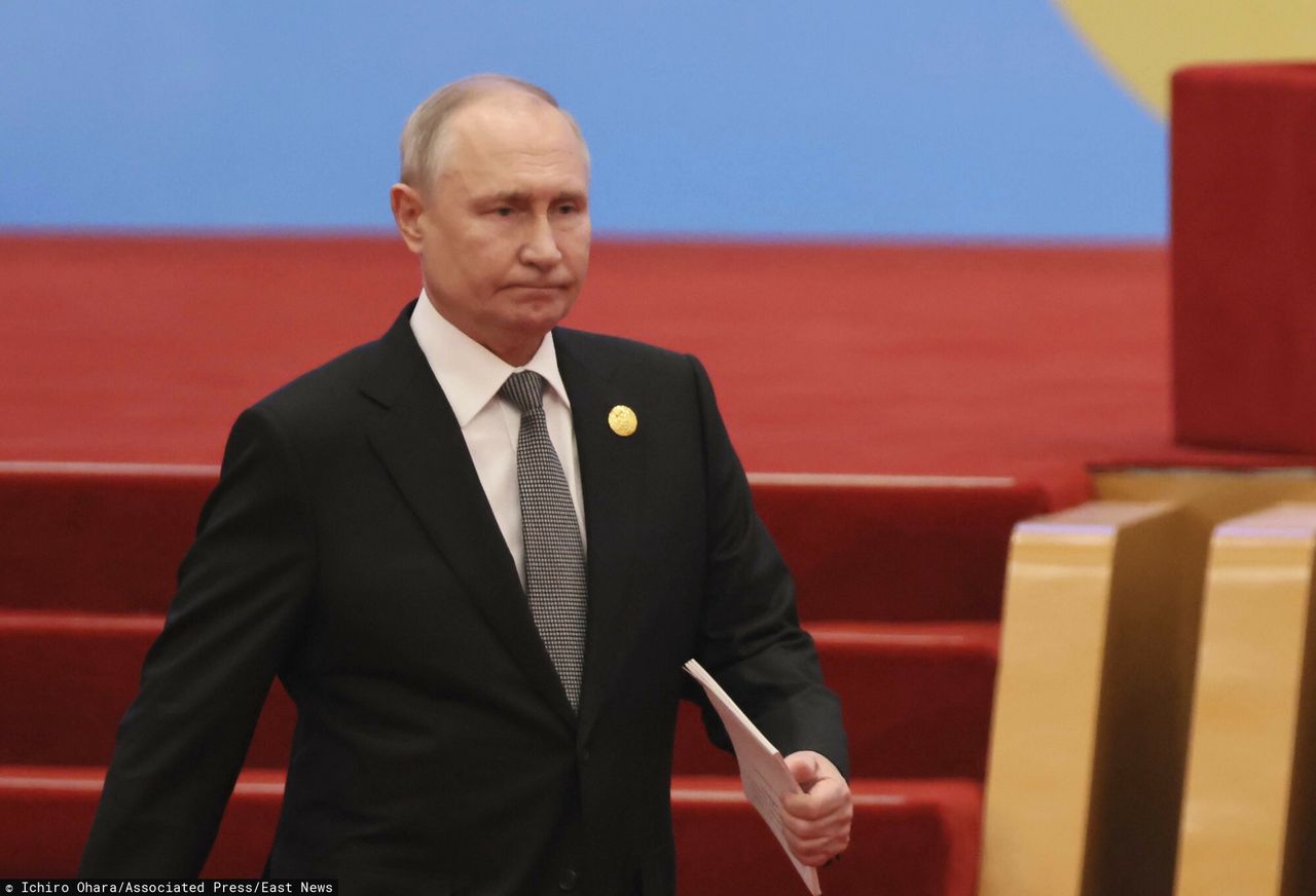 Putin has a stick for army critics. Bizarre regulations have been adopted.