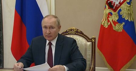 Putin ostrzega przed Omikronem. "Nasza szczepionka być może jest bardziej skuteczna"