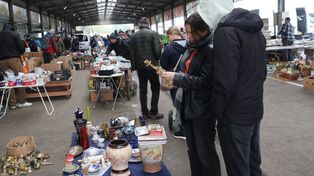 Deszczowa pogoda nie przeszkodziła w poszukiwaniu skarbów na Targu Staroci w Podkarpackim Centrum Hurtowym AGROHURT S.A. w Rzeszowie