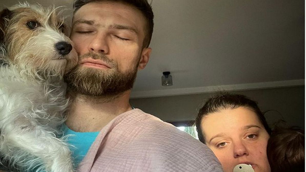 Zosia Zborowska z mężem, córką i psem