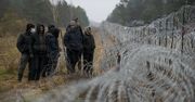 Białoruskie służby pomagają migrantom. W stronę żołnierzy poleciały kamienie
