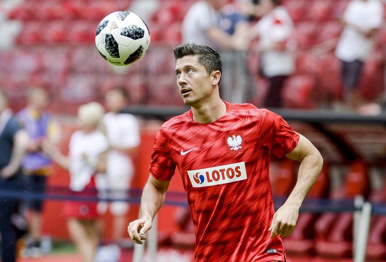 Pan Lewandowski Zarabia Miesięcznie 3500 Ile czasu Lewandowski zarabia na ferrari? Nie schyla się po złotówkę