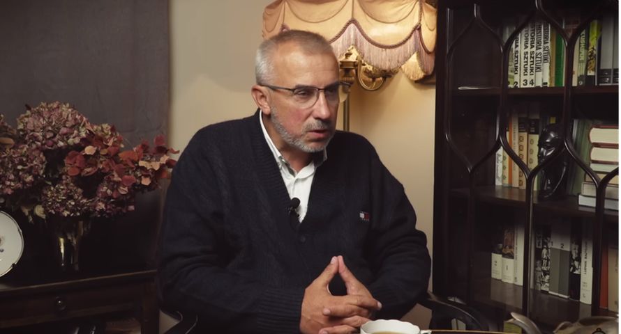 Kontrowersyjny dziennikarz znów zniknął z YouTube. Serwis usunął jego kanał