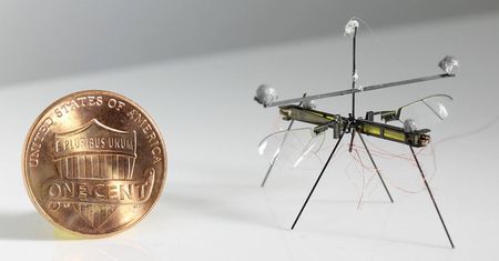 W powietrzu, na lądzie i w wodzie - ten robot radzi sobie wszędzie