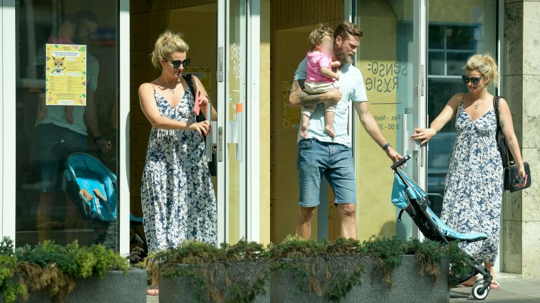 Zofia Zborowska i Andrzej Wrona z córką na mieście