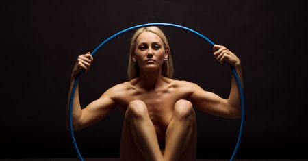 Nowy zaskakujący trend – fitness nago