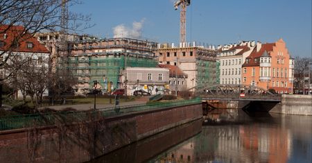 Deweloper zbudował balkony, nie można na nie wejść. Tak to tłumaczy